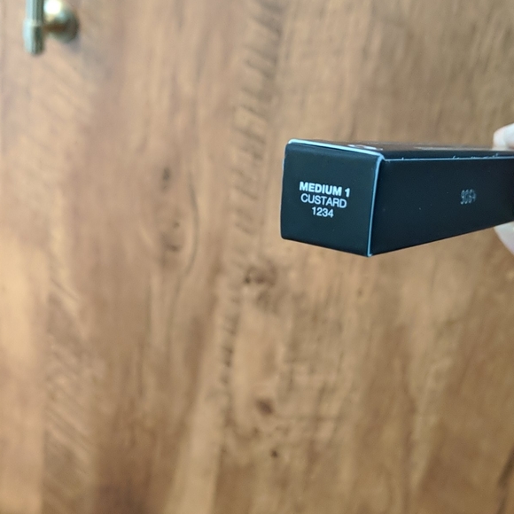 NARS concealer Custard - Picture 2 of 2